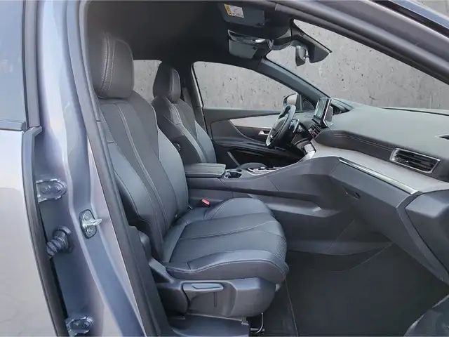 Peugeot 3008 view 13