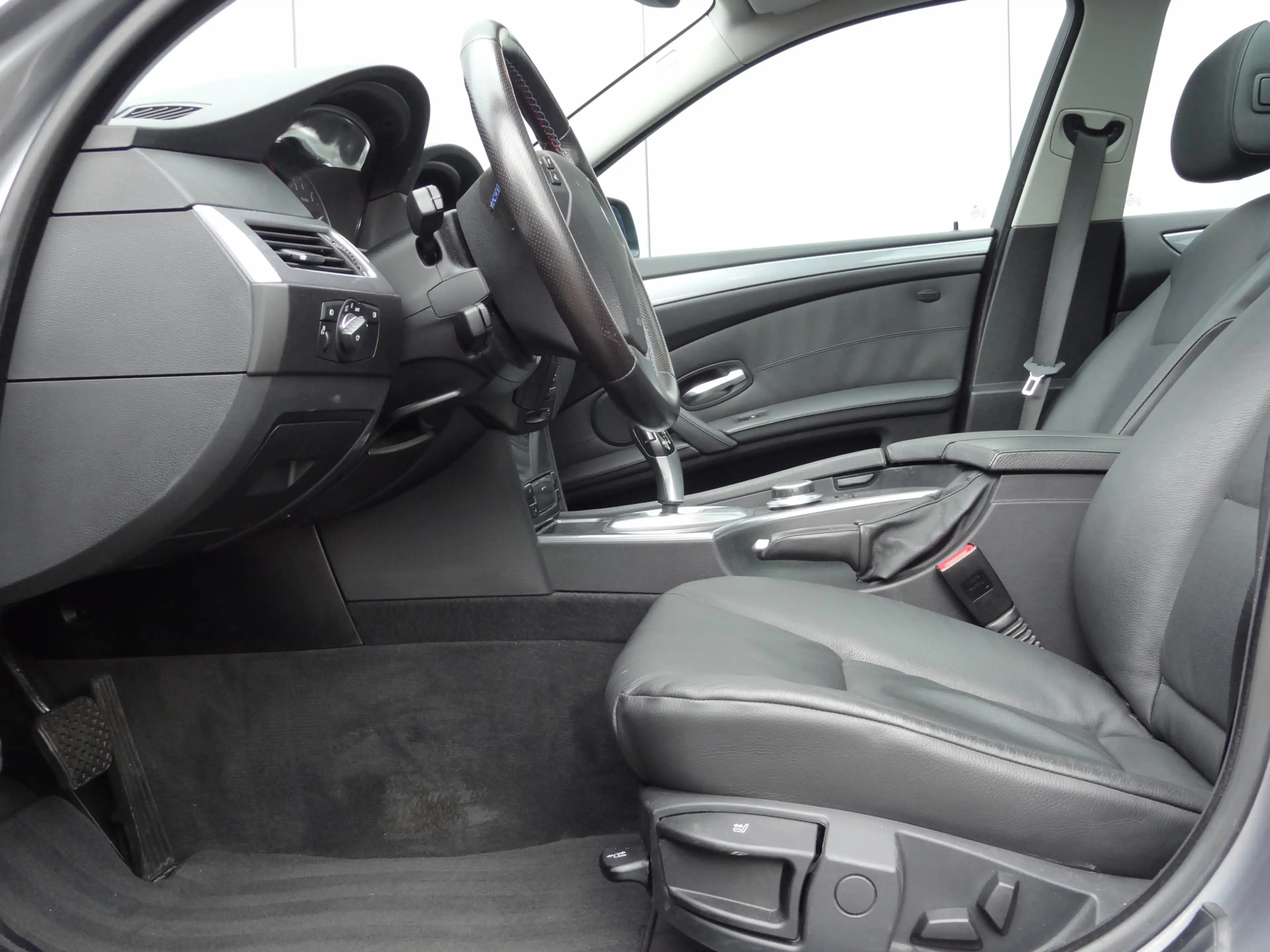 BMW 525 5-serie Touring 525i | YOUNGTIMER | PANO | LEDER | — photo 10