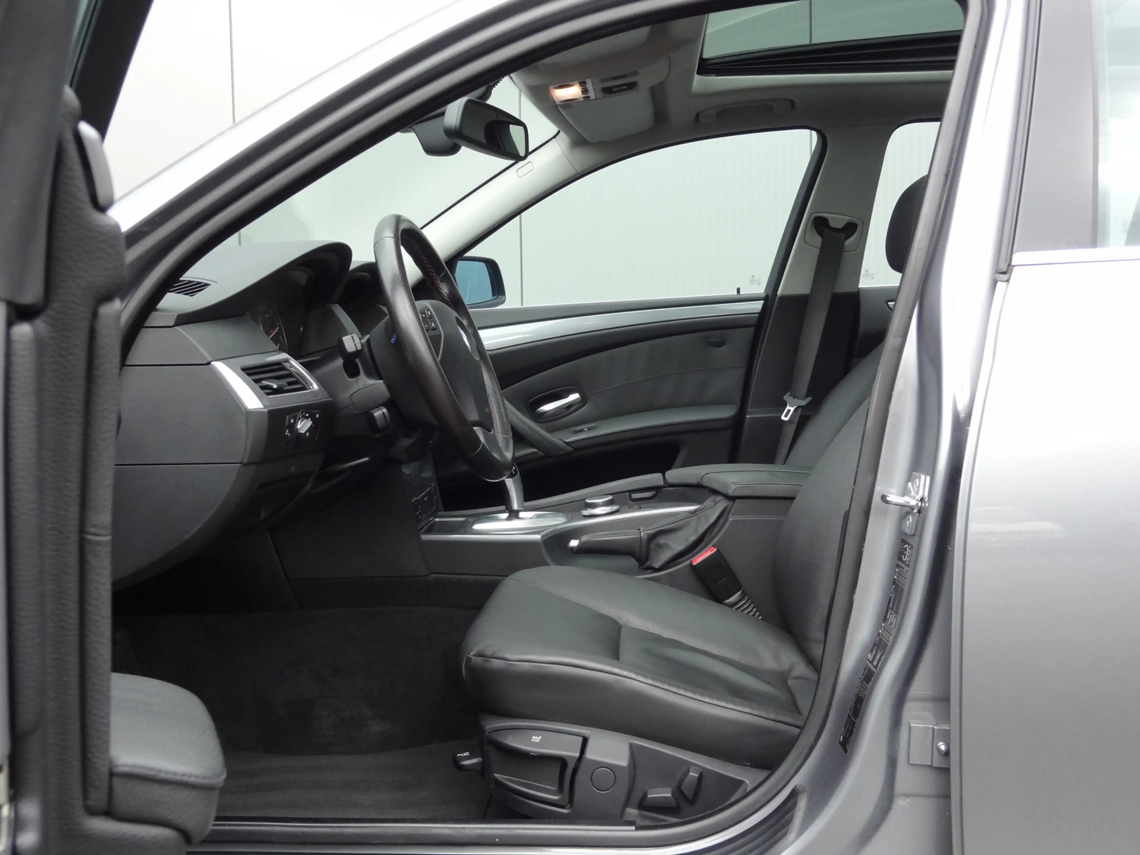 BMW 525 5-serie Touring 525i | YOUNGTIMER | PANO | LEDER | — photo 9