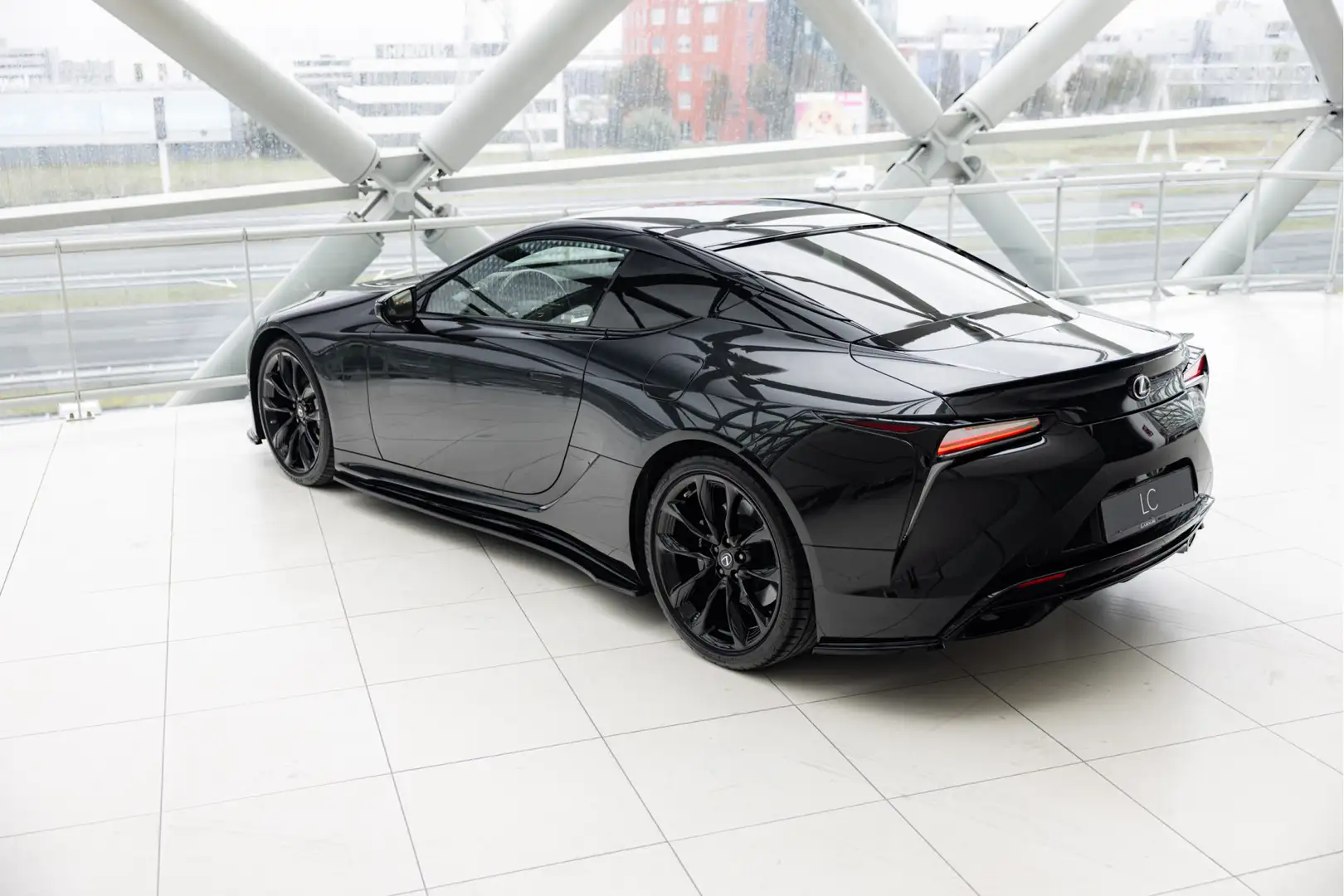Lexus LC 500 Night Pack | V8 - 478 PK | Apple/Android Carplay | Zwart - 2