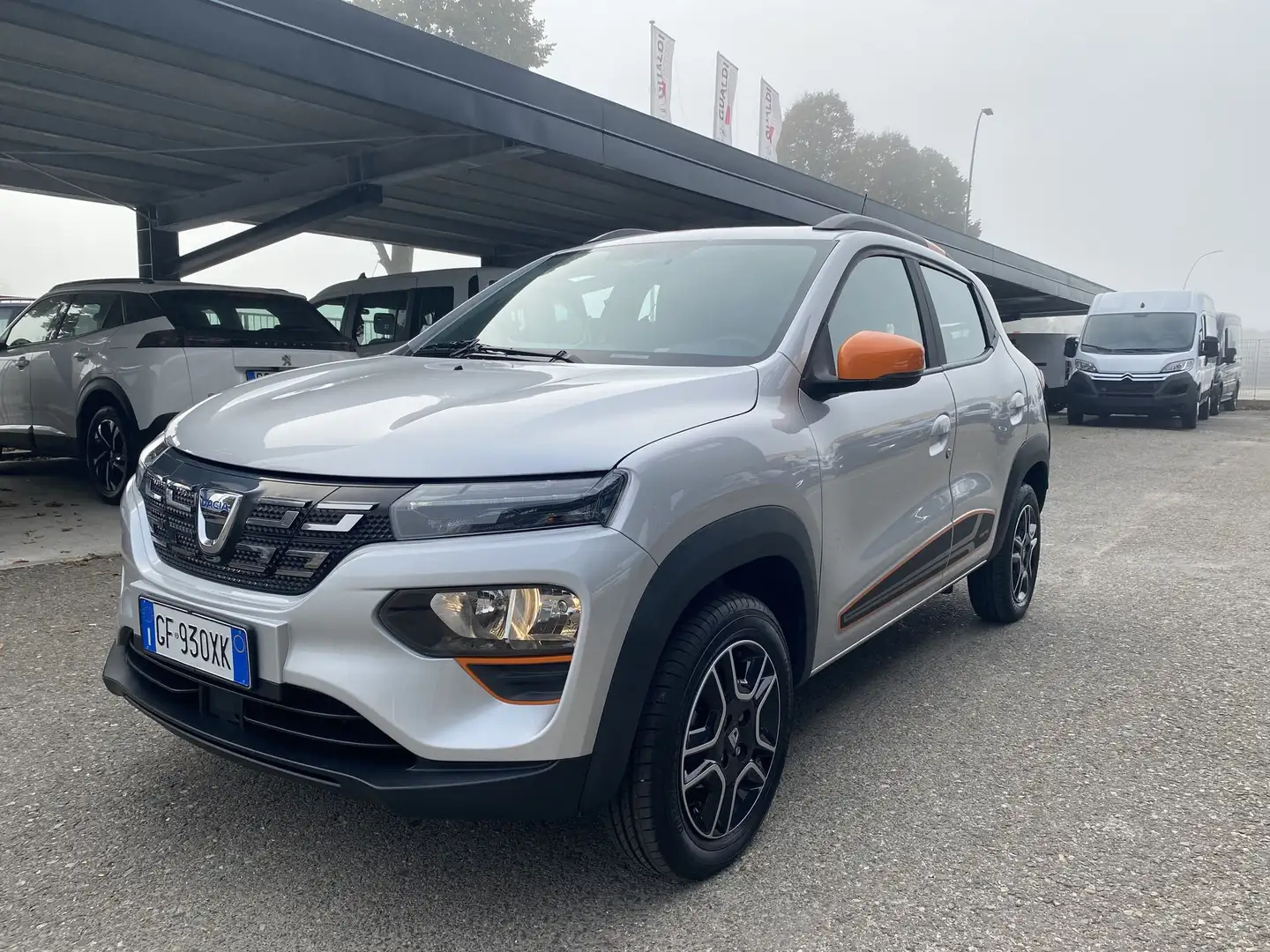 Dacia Spring Comfort Plus Electric 45 Zilver - 1