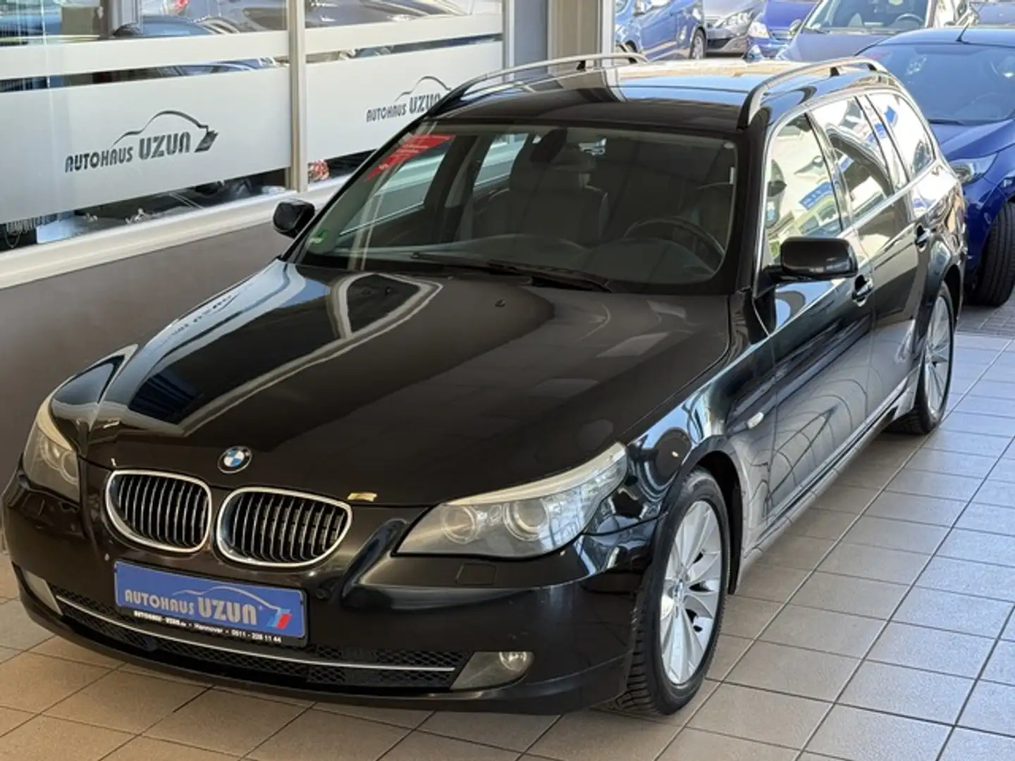 BMW 530 d Touring Leder Klima SHZ Navi Xenon LED AHK Noir - 1