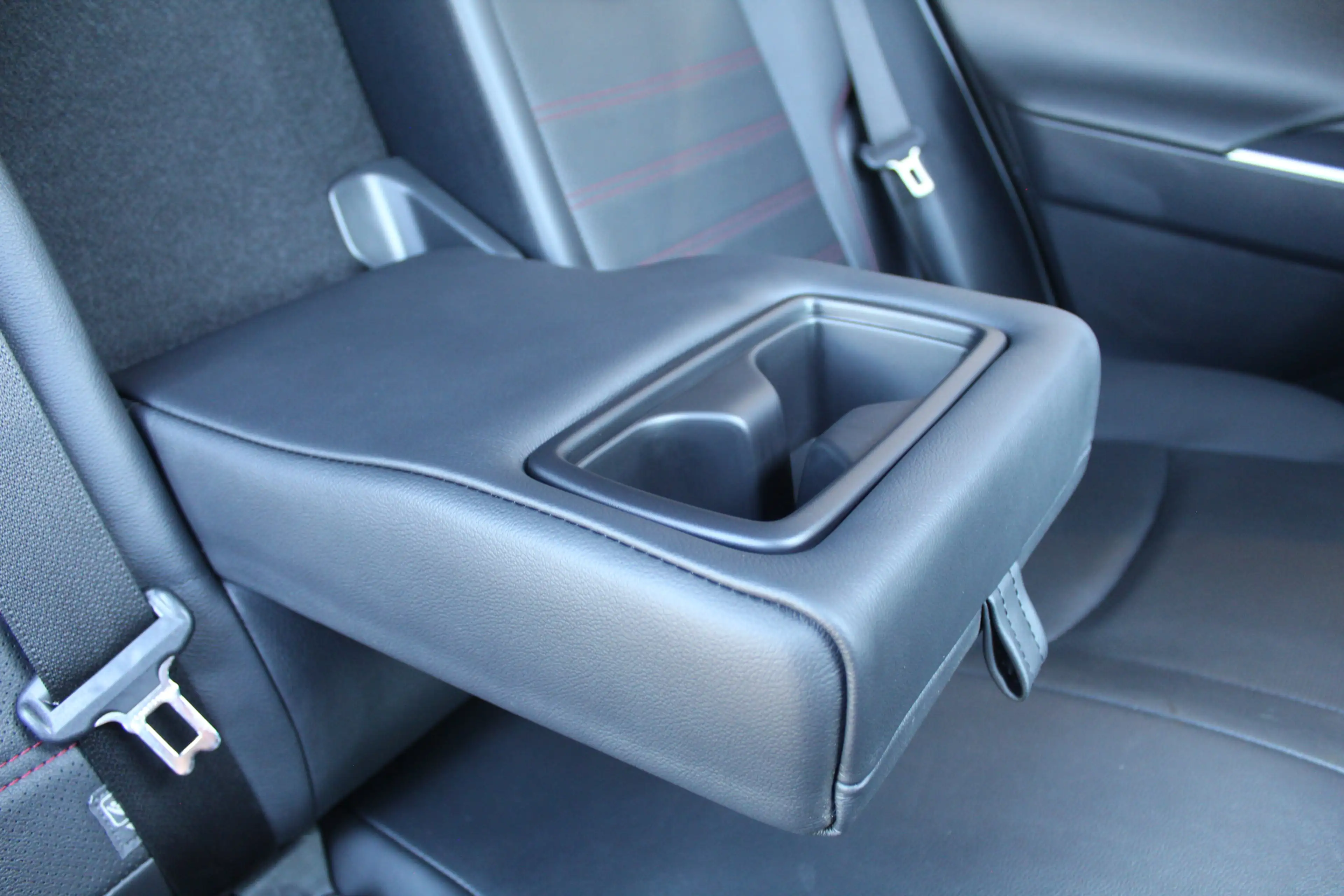 Toyota RAV 4 2.5 Plug-in Hybrid AWD Bi-Tone Plus | Rijklaar | P — photo 14