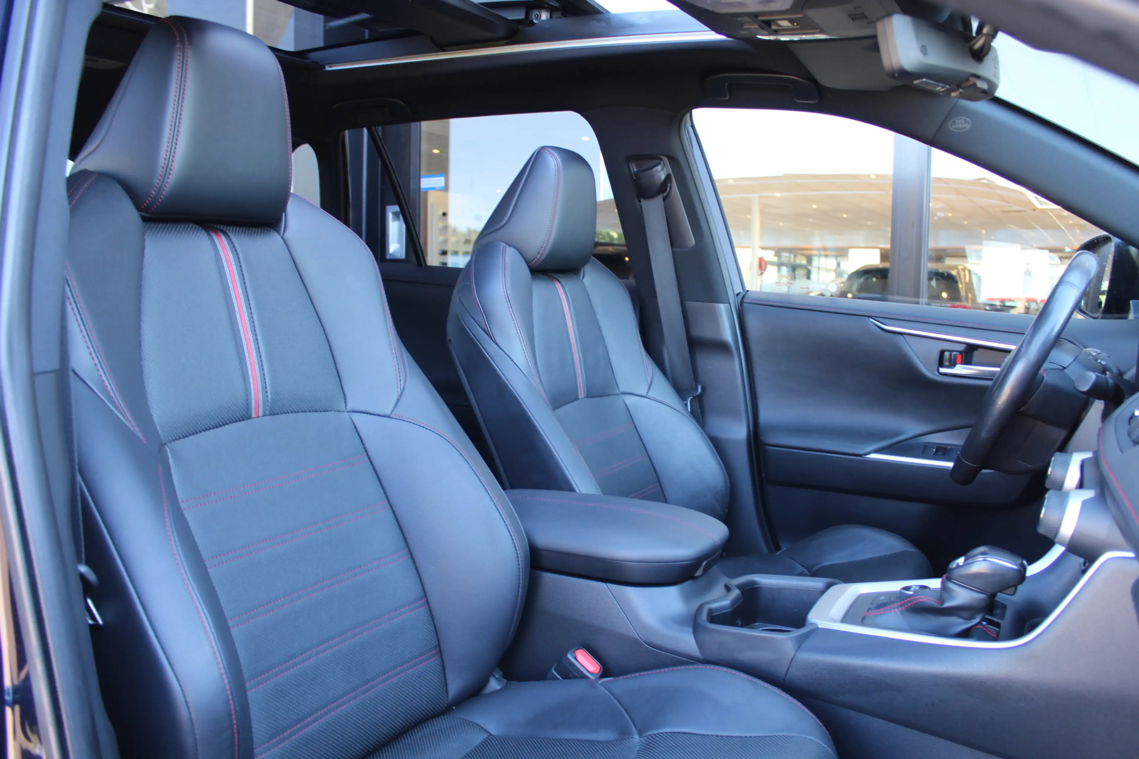 Toyota RAV 4 2.5 Plug-in Hybrid AWD Bi-Tone Plus | Rijklaar | P — photo 17