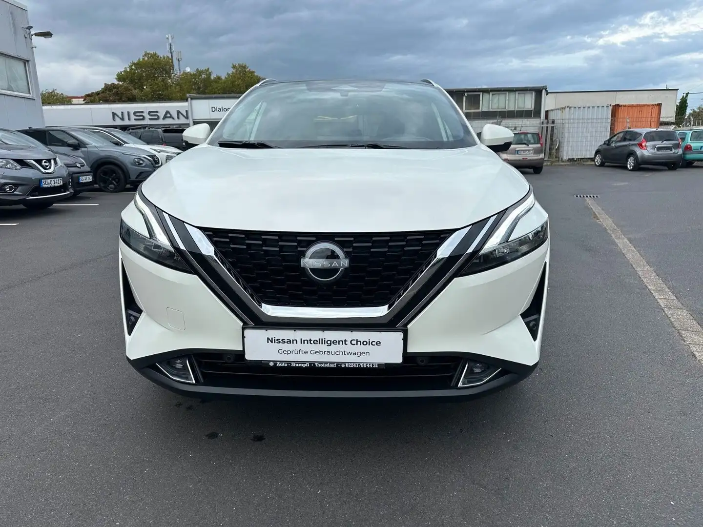 Nissan Qashqai Tekna 4x4/PanoDach/360° Kamera/Navi/HUD Weiß - 2