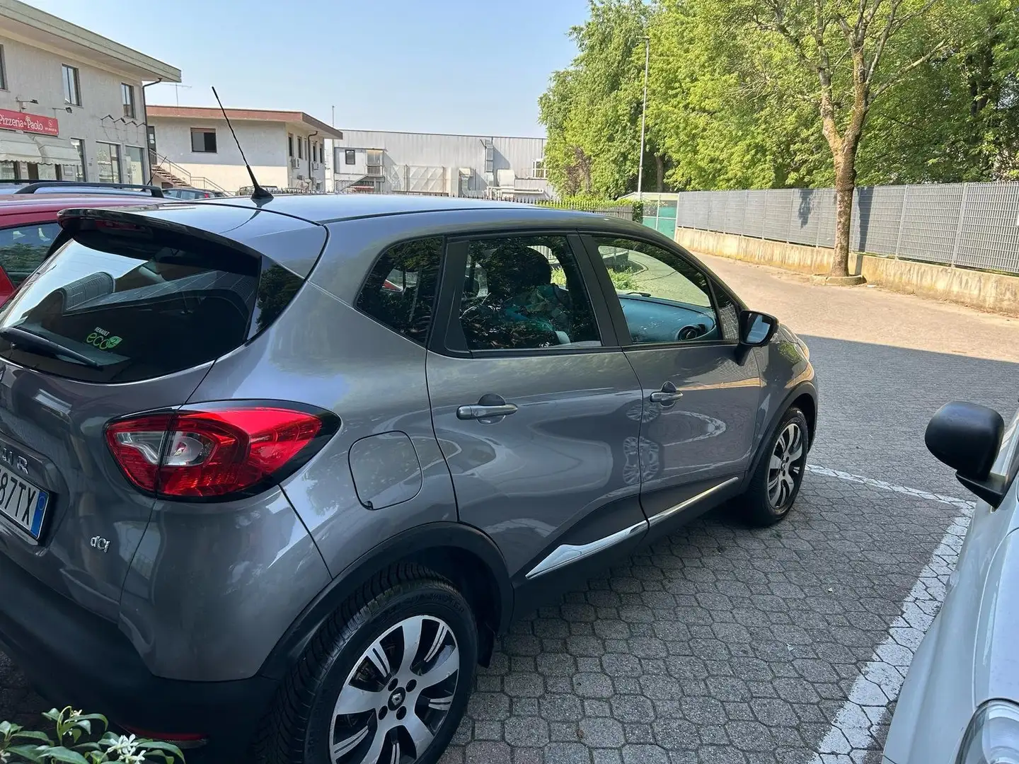 Renault Captur Captur I 2013 1.5 dci Zen (live) 90cv E6 Grigio - 1