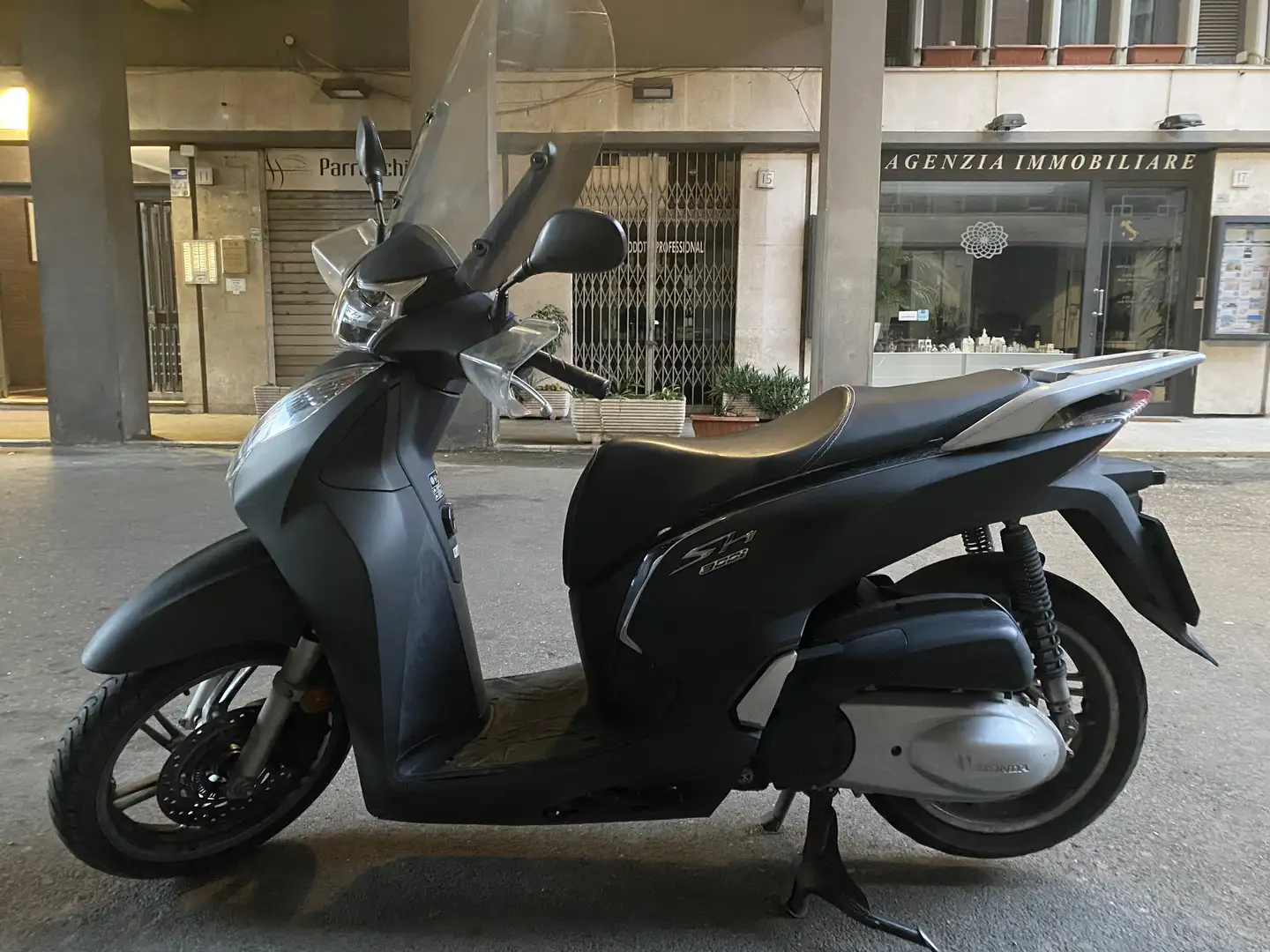 Honda SH 300 iniezione ed ABS Negru - 1