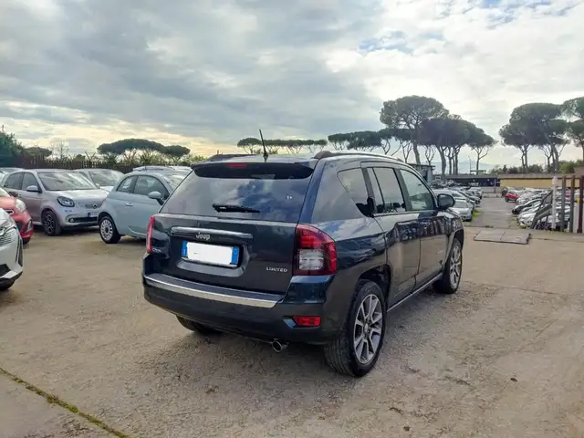 Jeep Compass view 3