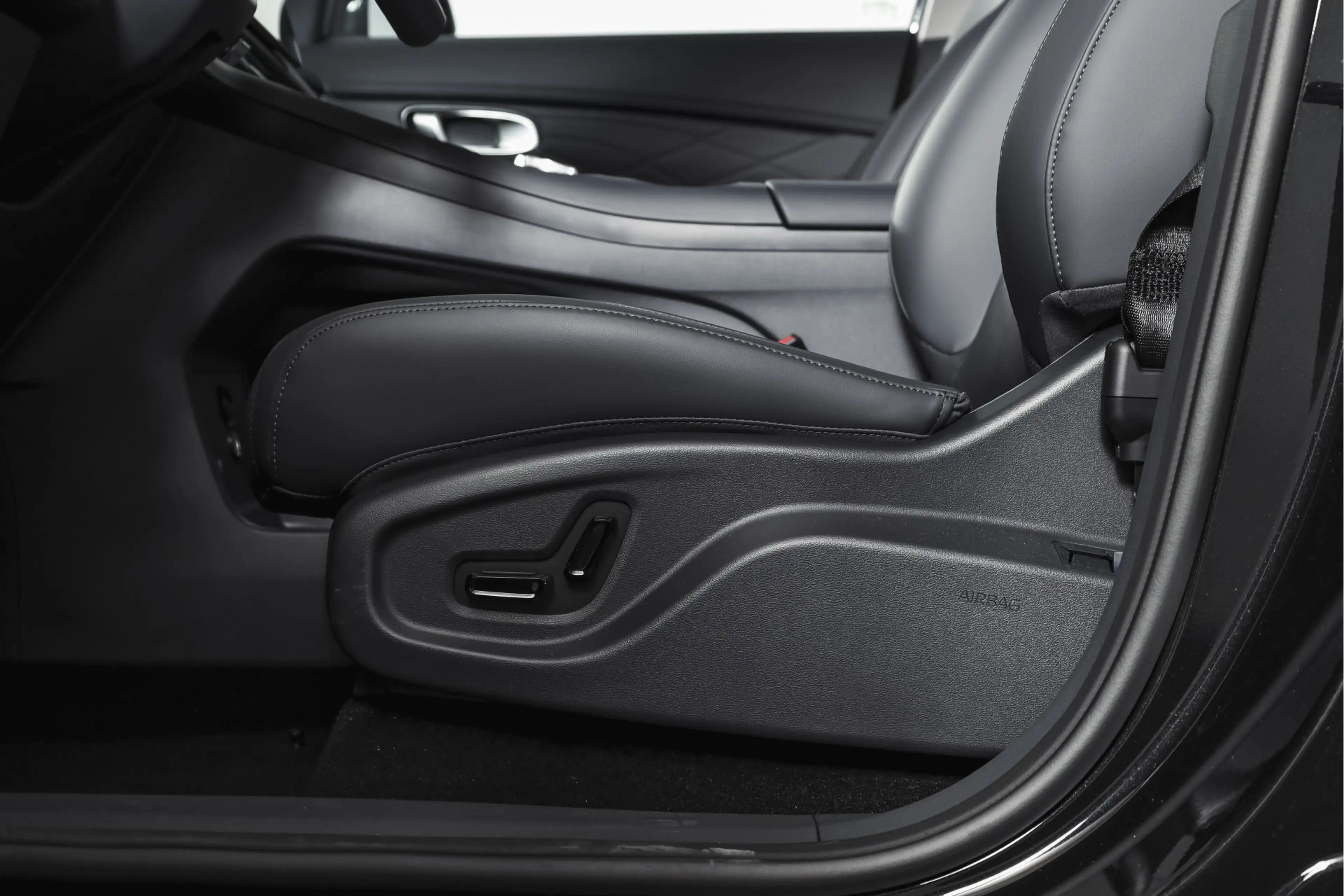 Geely Starray EM-i 1.5 Pro PHEV | 83km Elektrisch | 360° Camera | Sto — photo 15
