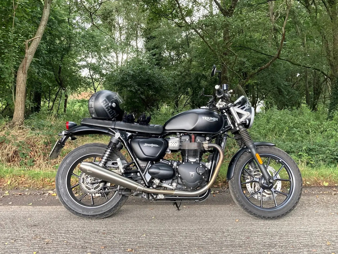 Triumph Street Twin Zwart - 2