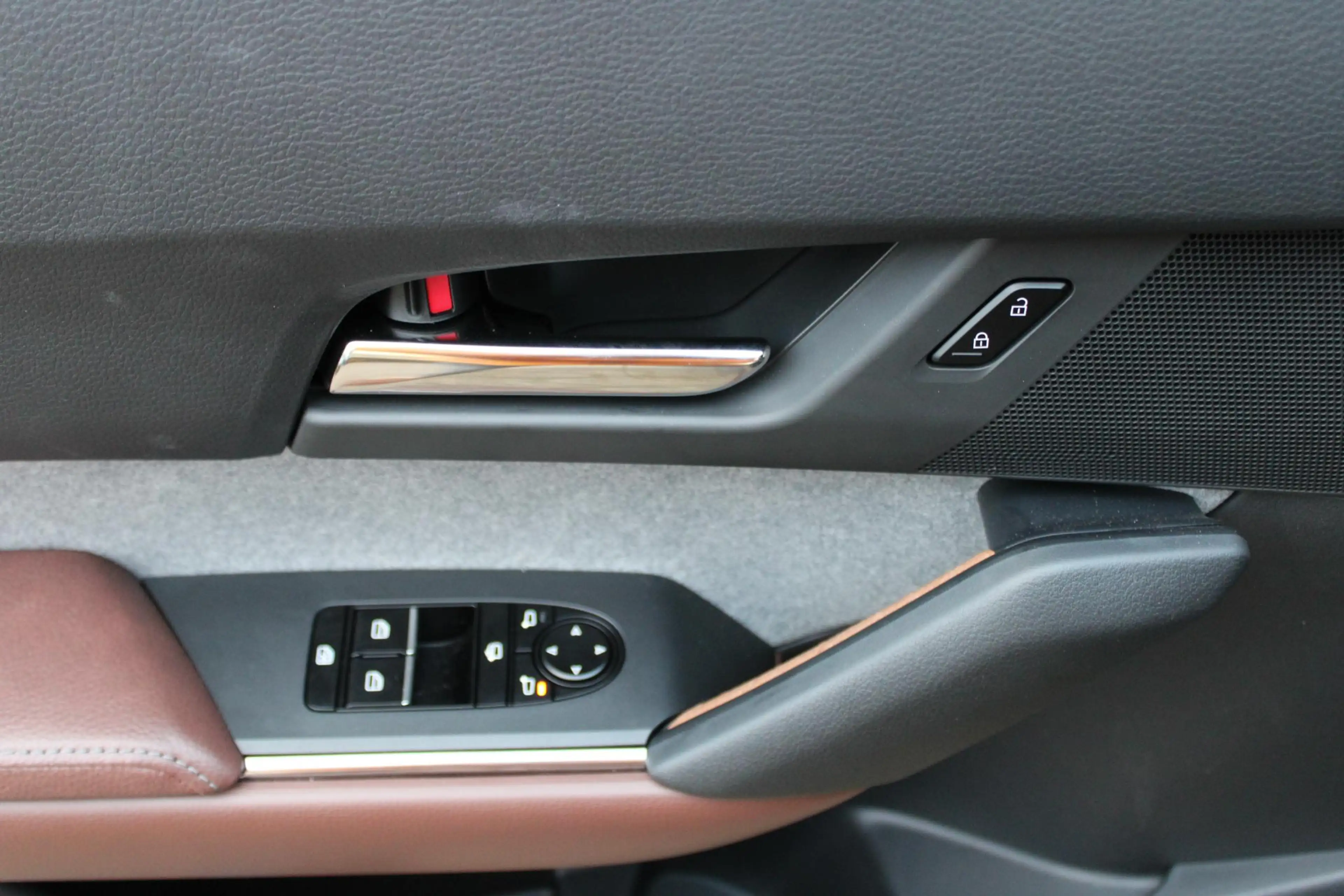 Mazda MX-30 e-SkyActiv R-EV 170 Advantage , Demovoordeel € 10. — photo 13