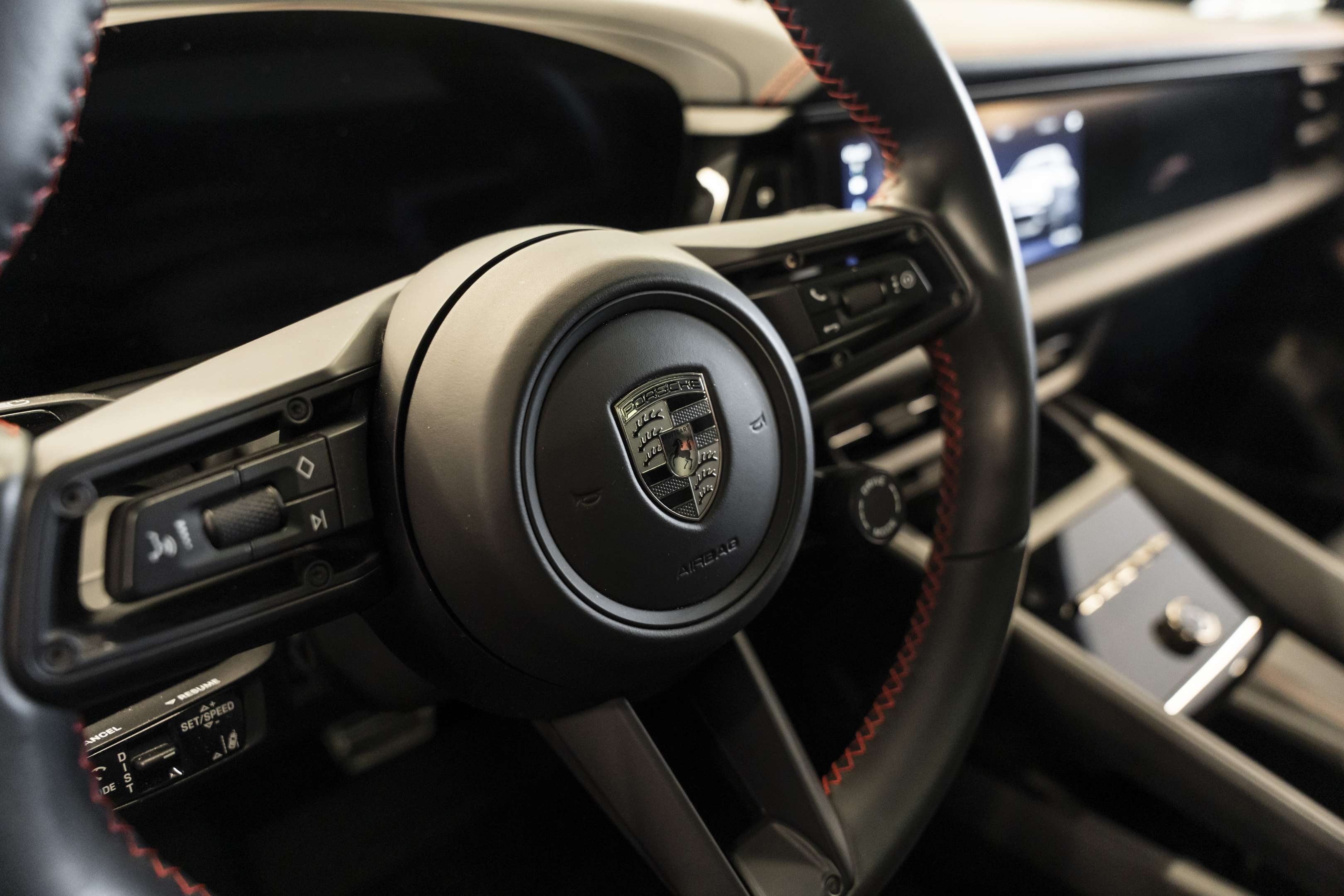 2024 Porsche Macan Electric Turbo | Bose | thumb 12