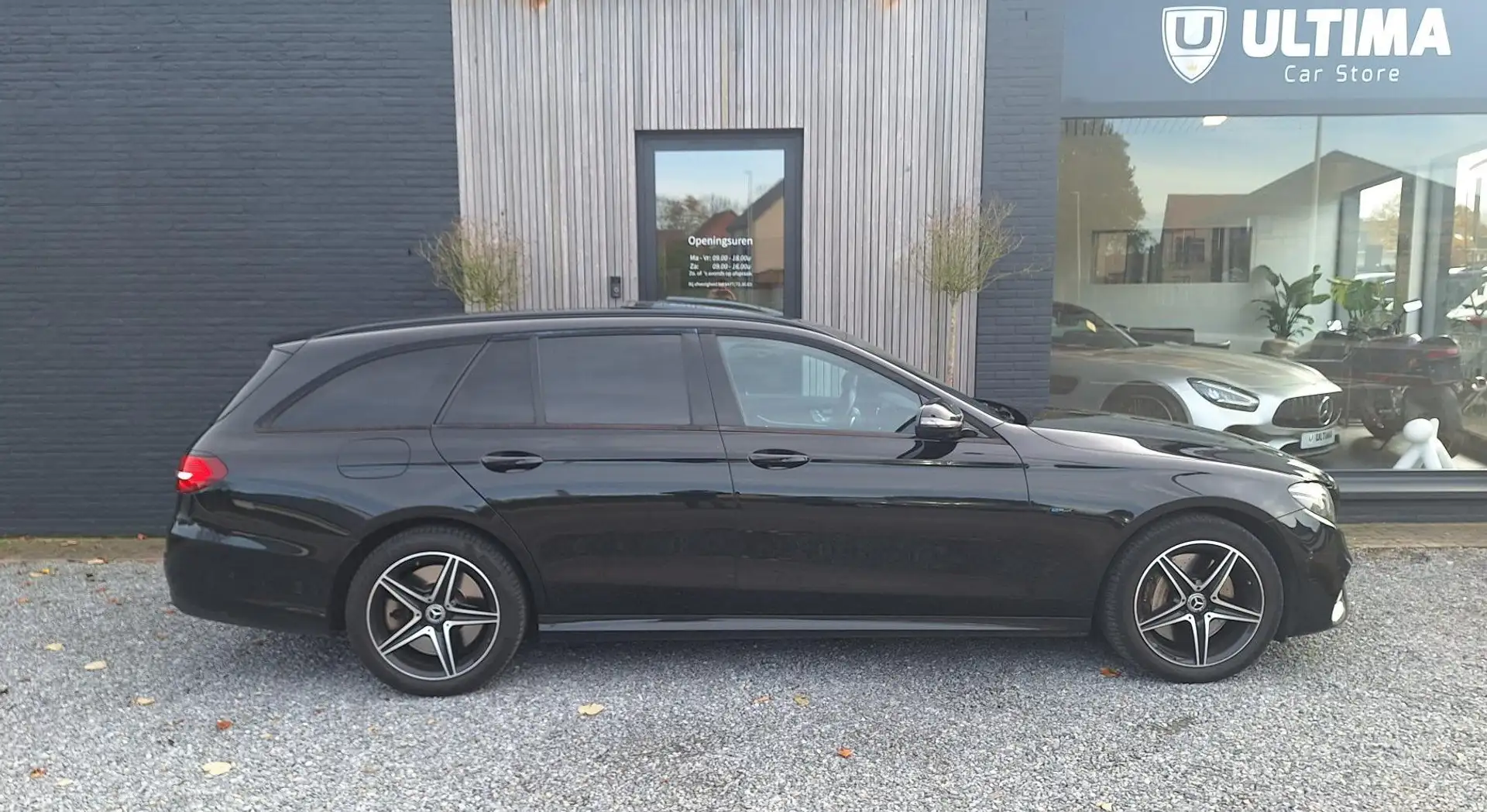 Mercedes-Benz E 300 de AUTOMAAT/AMG/PANO/DISTRONIC - 1