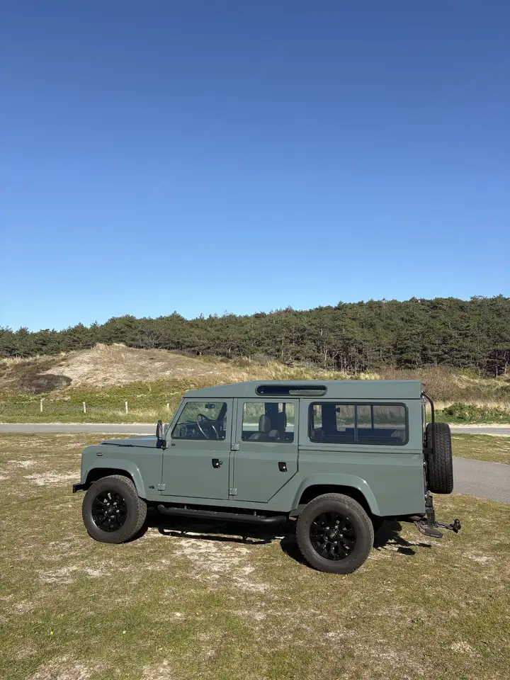 Land Rover Defender Typ 110 County V8 Benzine, foto 7