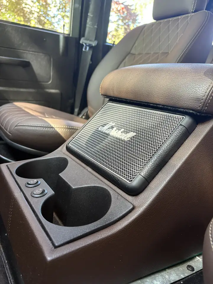 Land Rover Defender Typ 110 County V8 Benzine, foto 11