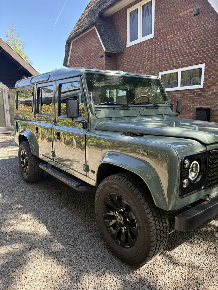 Land Rover Defender Typ 110 County V8 Benzine, foto 6