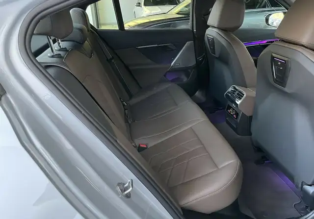 BMW i5 M60 xDrive *StHz*KeyGo*HuD*AHK*H&K*LenkradH*21'' Ansicht 11