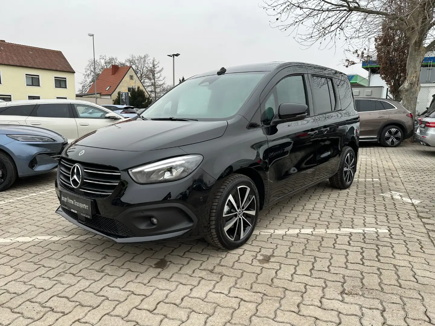 Mercedes-Benz T-Klasse T 180 d Standard Schwarz - 2