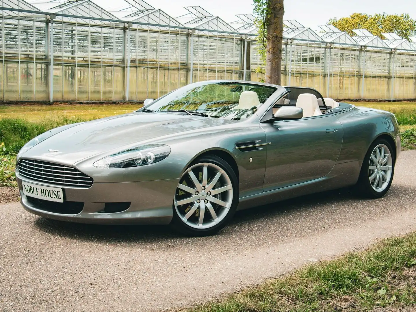Aston Martin DB9 Volante Ezüst - 1