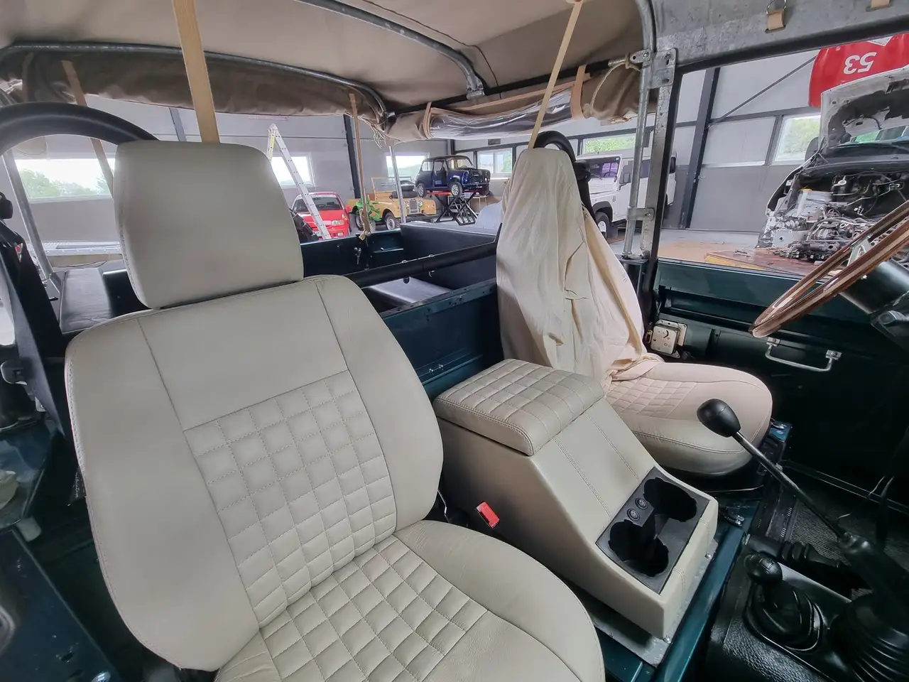 Land Rover Defender TYPE 90 * FULL RESTAURER * TURBO DIESEL, foto 10