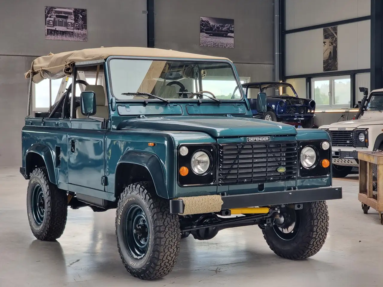 Land Rover Defender TYPE 90 * FULL RESTAURER * TURBO DIESEL, foto 2