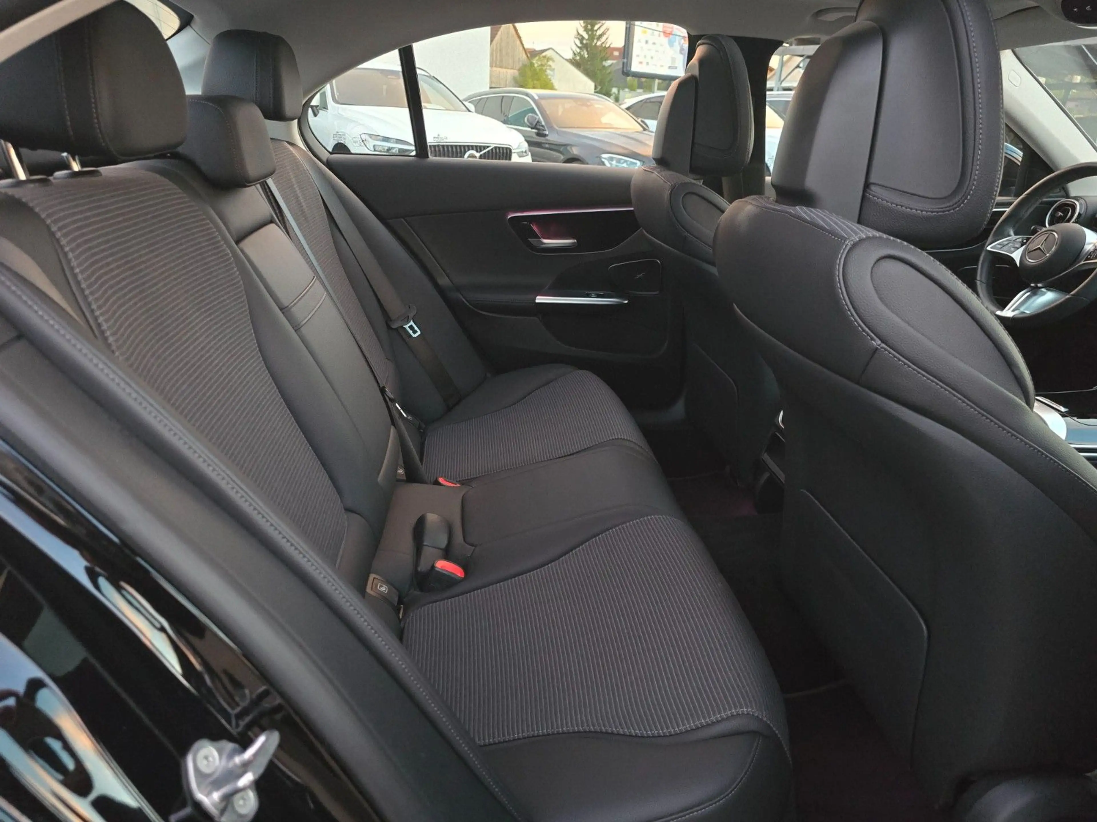Mercedes-Benz C 220 d Lim*AVANTGARDE*NAV*LEDER*PANO*AMBIE*360* — photo 23