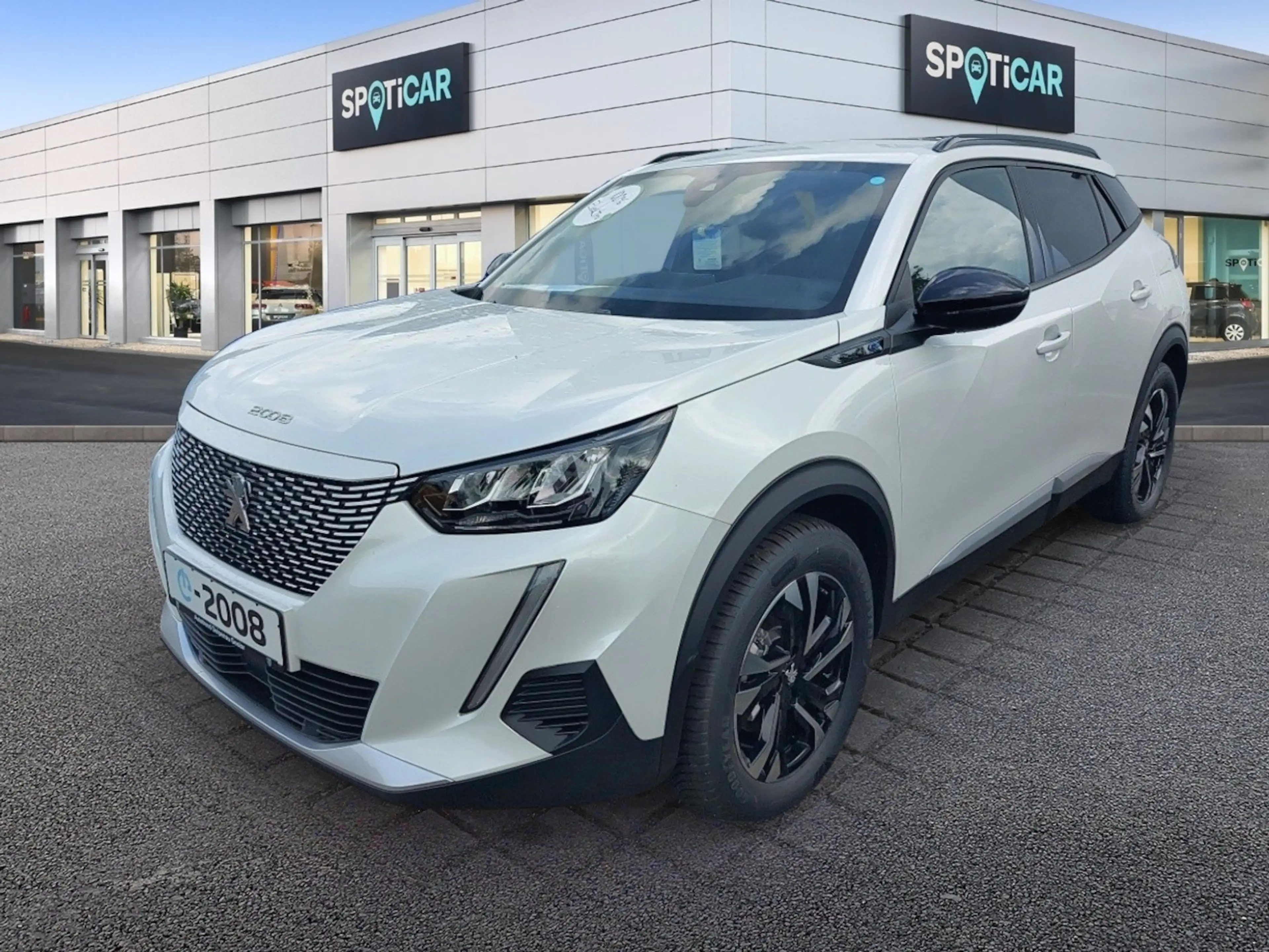 Peugeot e-2008 Allure Pack 136