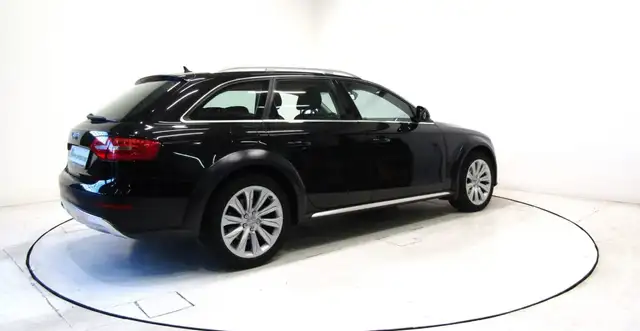 Audi A4 view 28