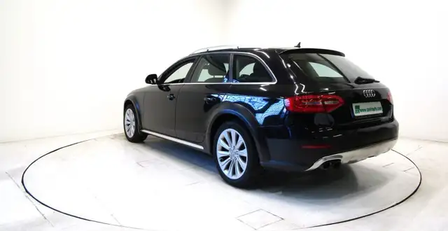 Audi A4 view 26