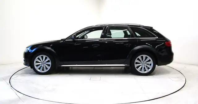 Audi A4 view 22