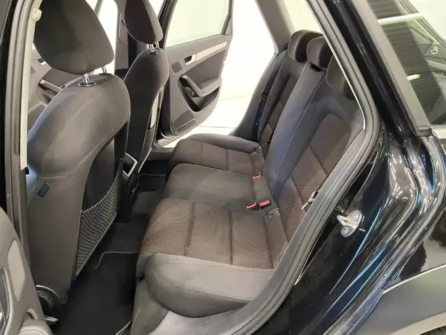 Audi A4 view 7
