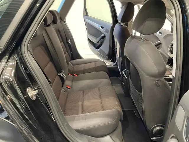 Audi A4 view 23