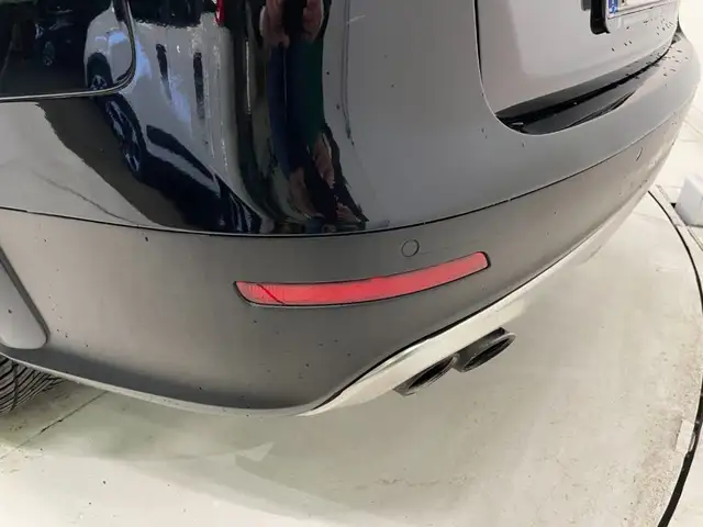 Audi A4 view 10