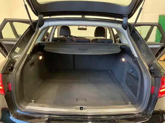 Audi A4 view 13