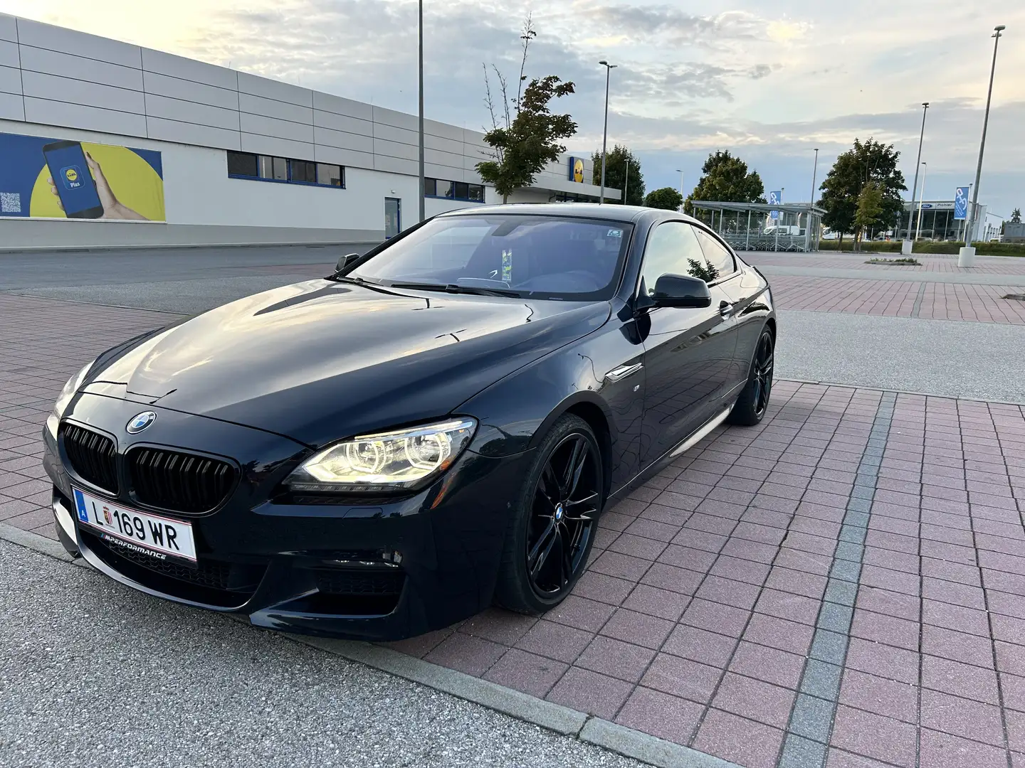 BMW 650 650i xDrive Coupé M Sport Edition Aut. Schwarz - 2
