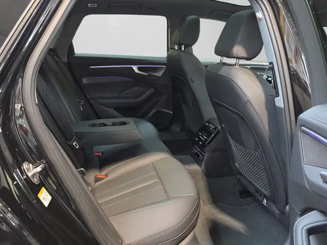 Audi A6 view 6