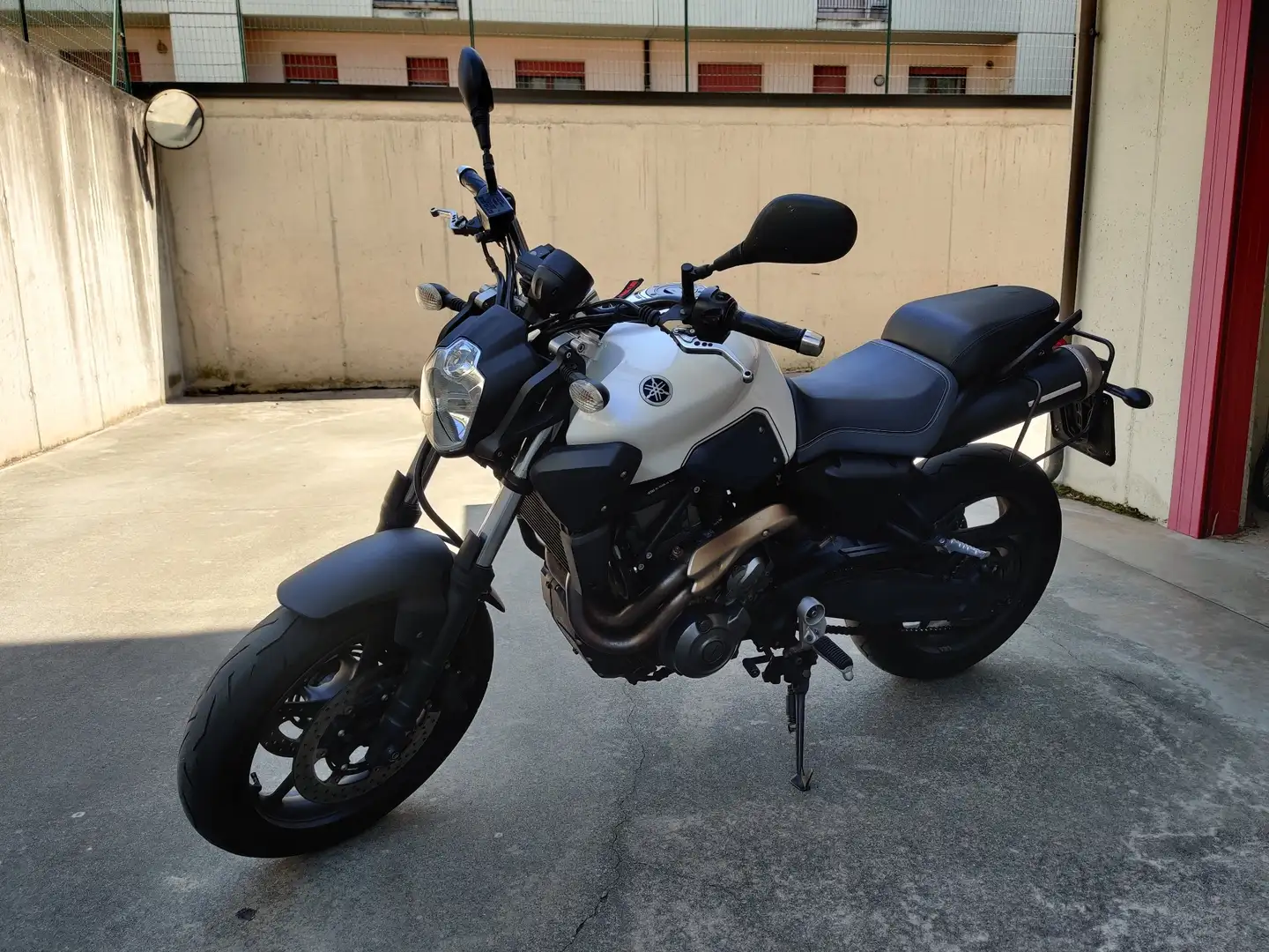 Yamaha MT-03 Weiß - 1