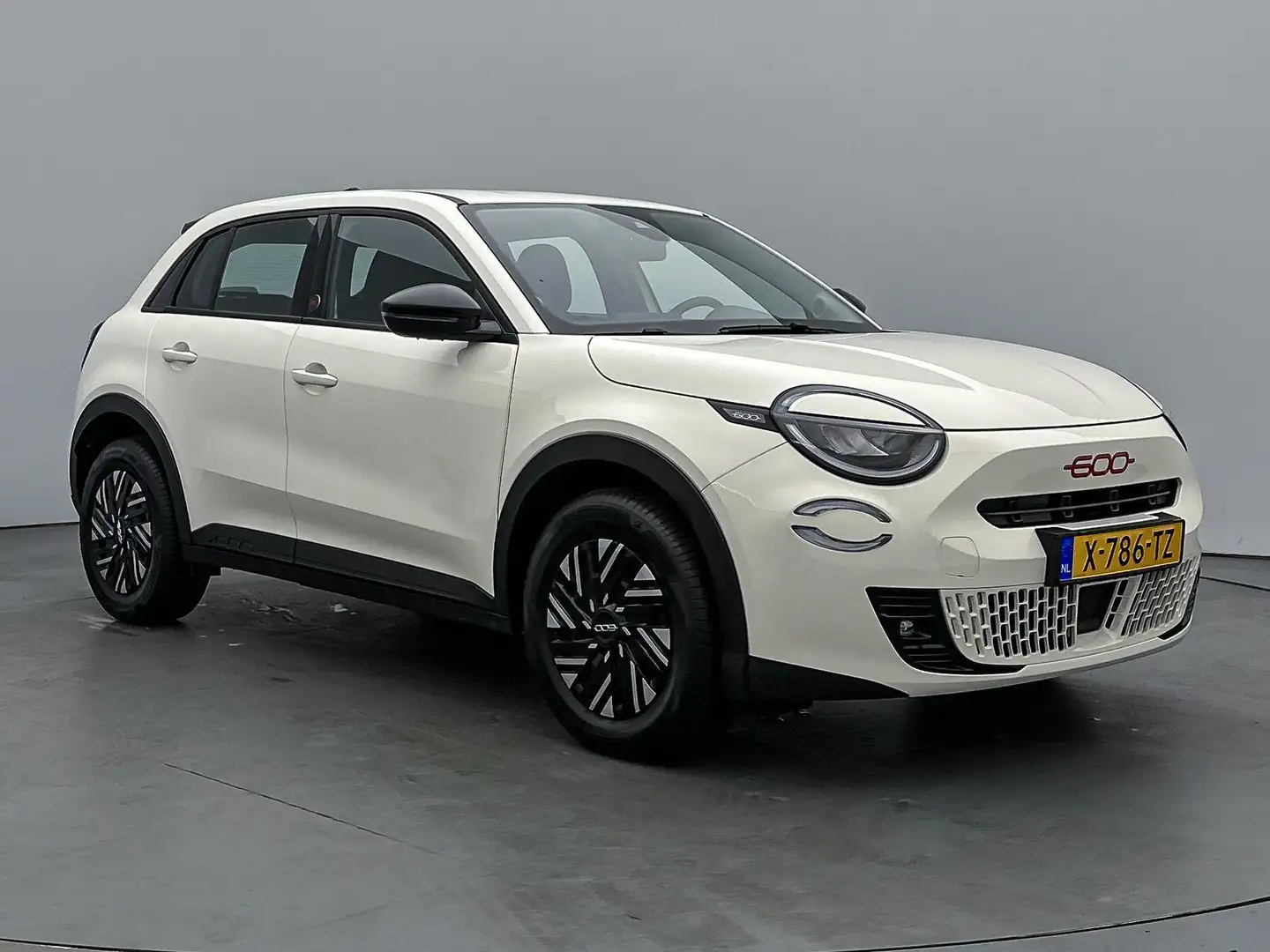 Fiat 600e 54 kWh RED | Apple Carplay/Android Auto | Parkeers White - 2