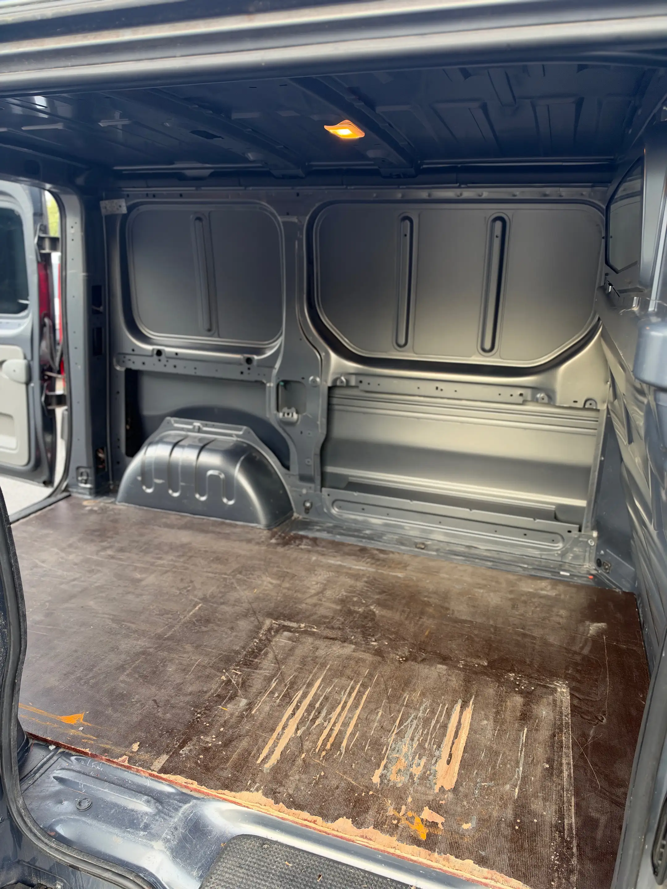 Renault Trafic 2.0 dCi 27 L1H1 Extra FAP (EU5) — photo 5