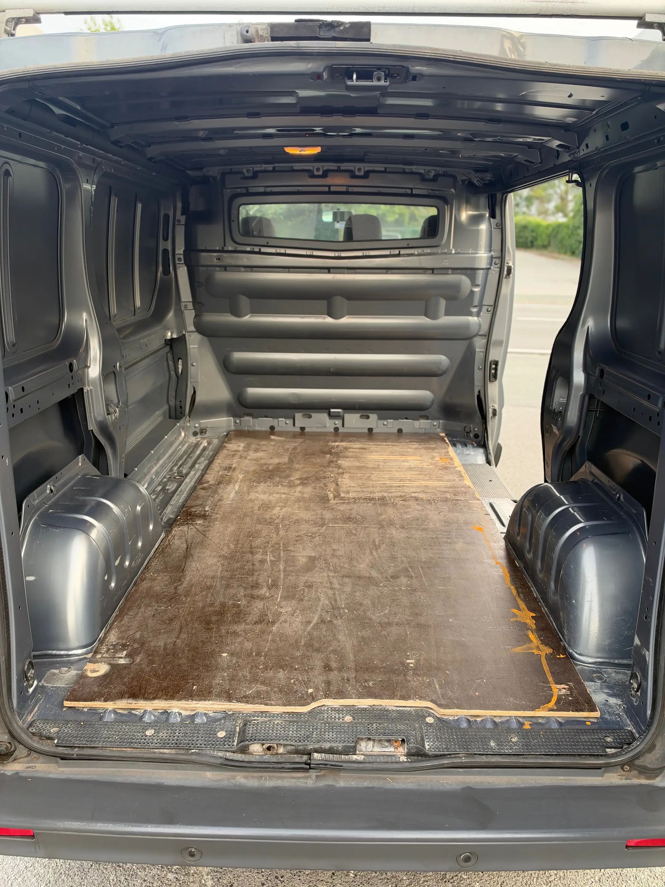 Renault Trafic 2.0 dCi 27 L1H1 Extra FAP (EU5) — photo 6