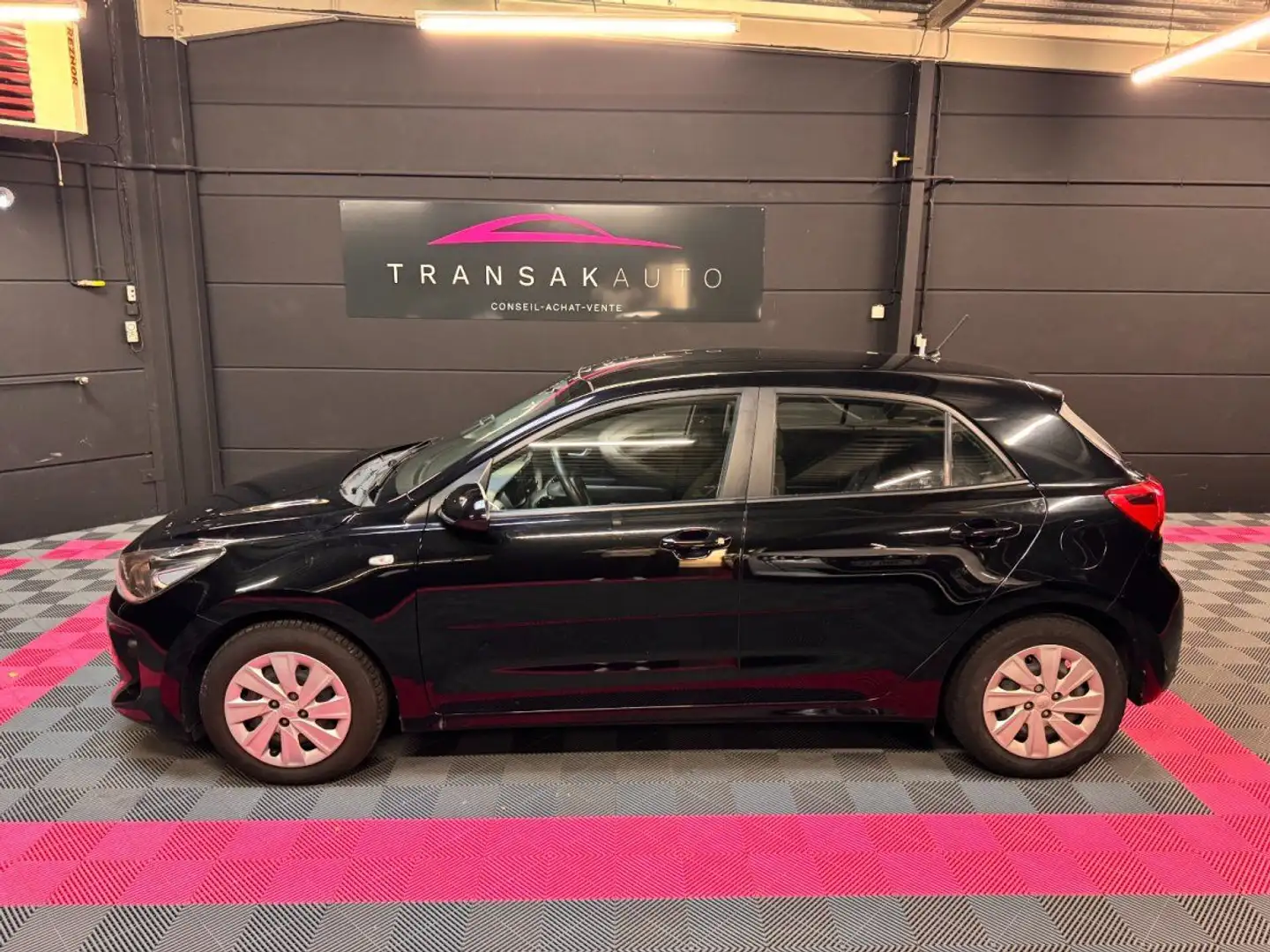 Kia Rio 1.2L 85cv finition Motion Schwarz - 2