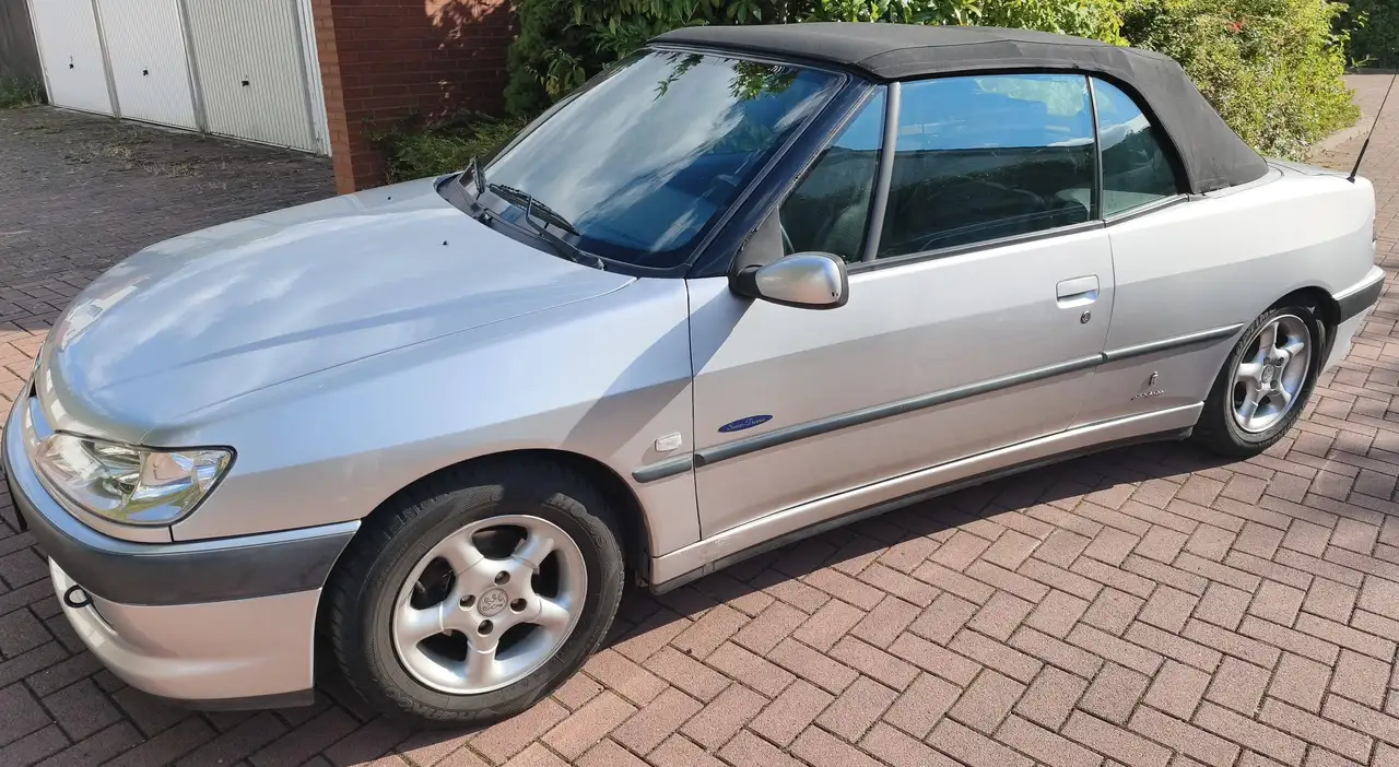 Peugeot 306 Cabriolet 1.6 Saint Tropez, foto 1