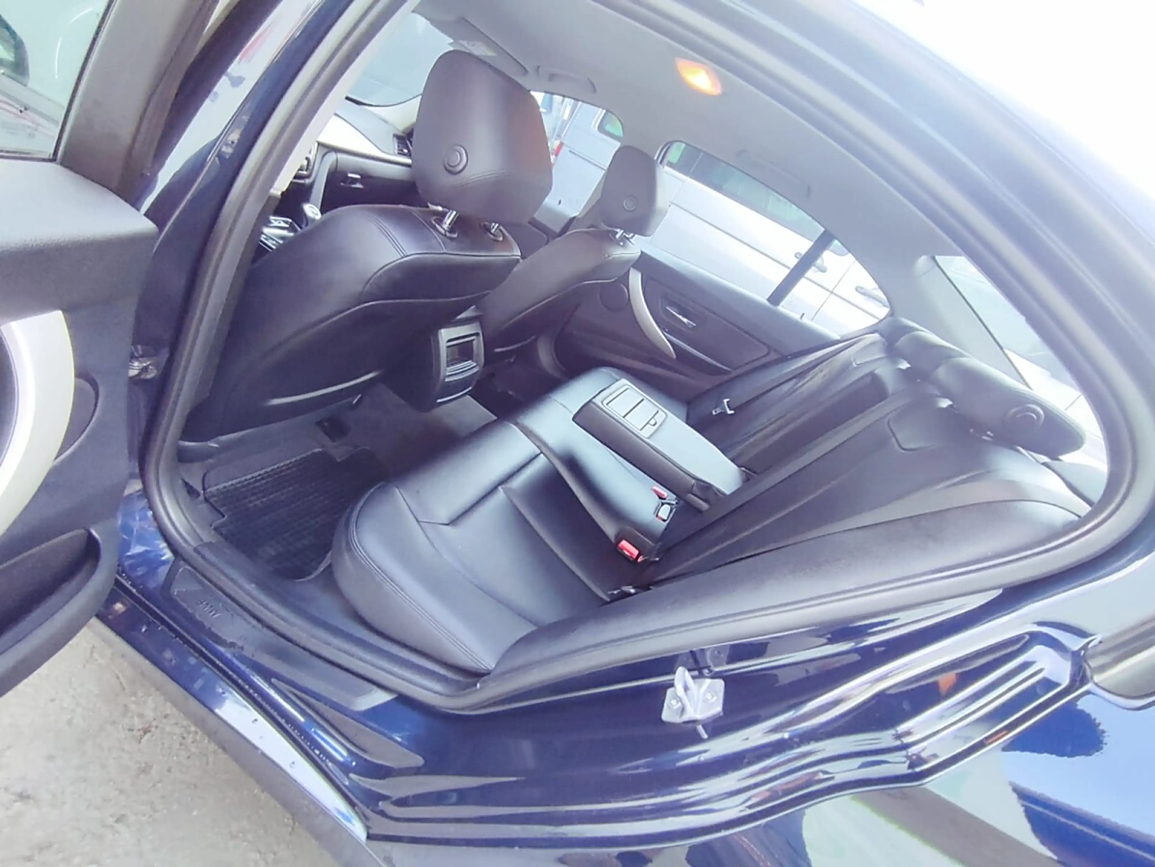 BMW 316 d — photo 8
