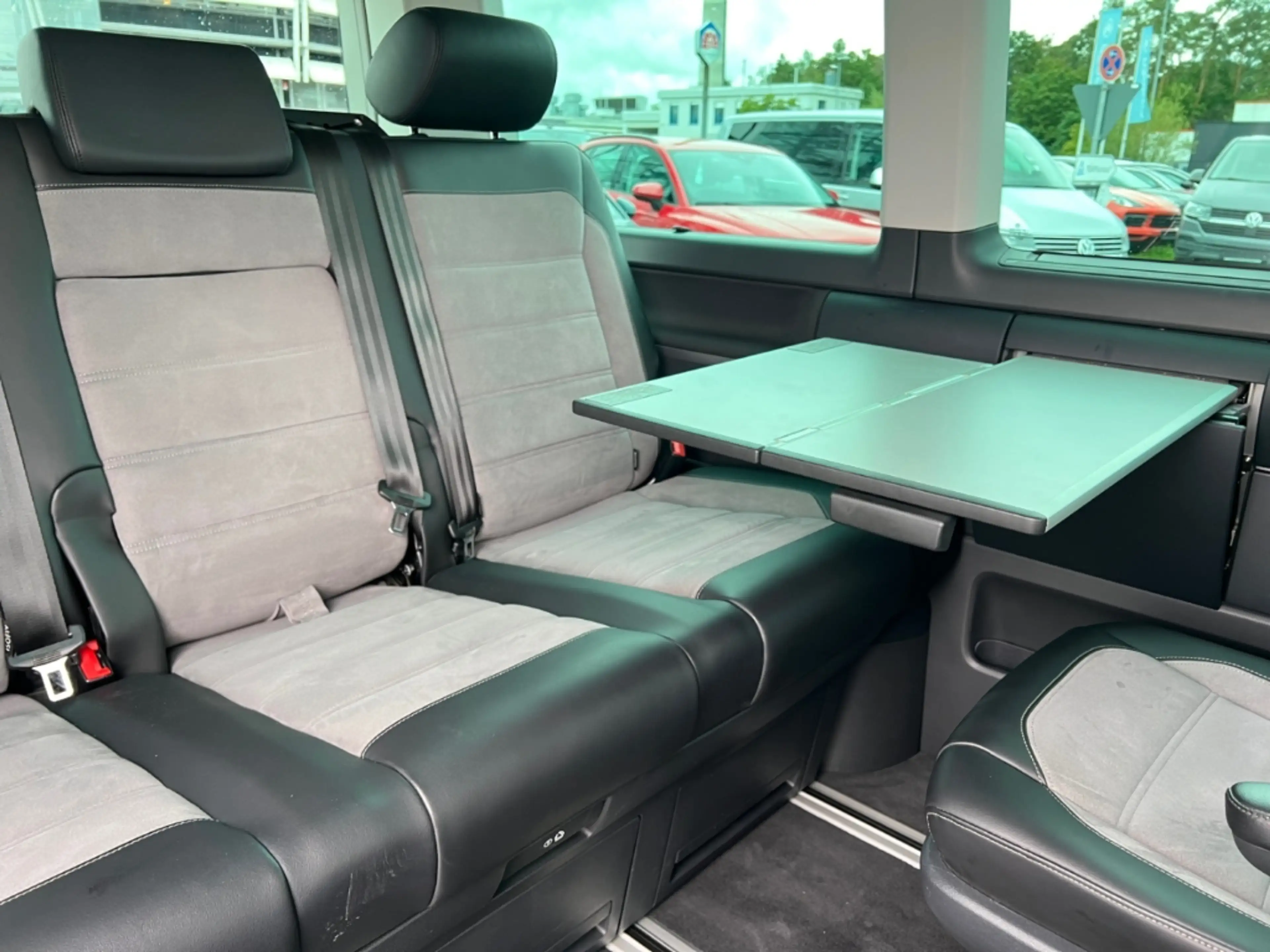 Volkswagen T6.1 Multivan 4MOTION Generation Six Navi LED Dyn. Kurvenlicht A — photo 13