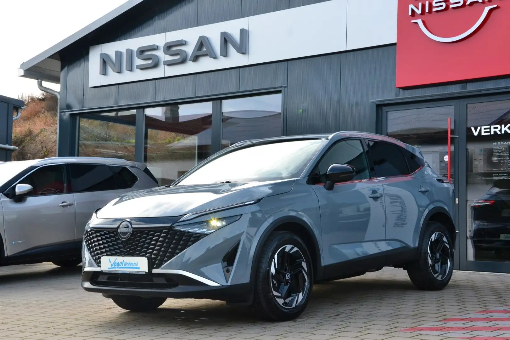 Nissan Qashqai 1.3 DIG-T MHEV Xtronic 4x2 N-Connecta Grau - 1