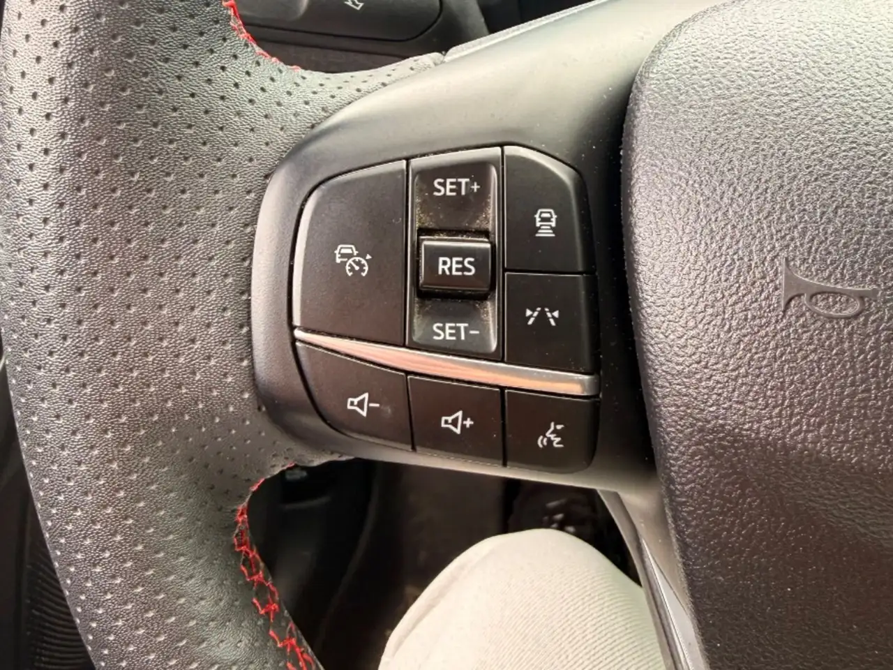 Ford Escape снимка Ford Escape