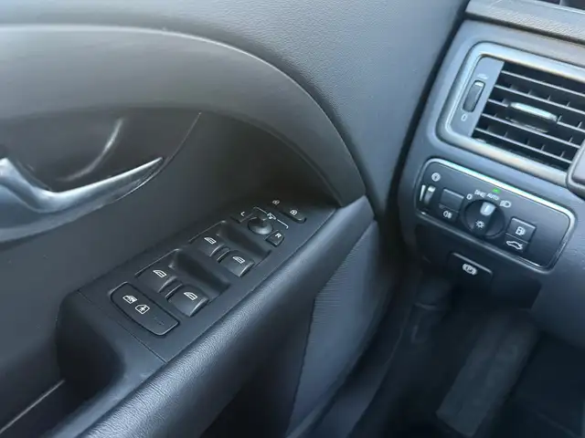Volvo V70 view 17