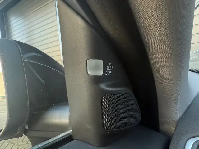 Volvo V70 view 10