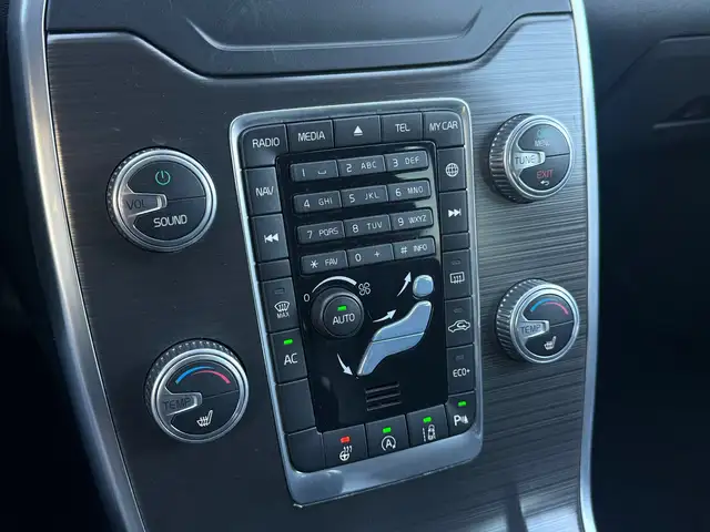 Volvo V70 view 22