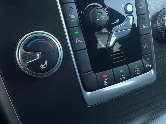 Volvo V70 view 9